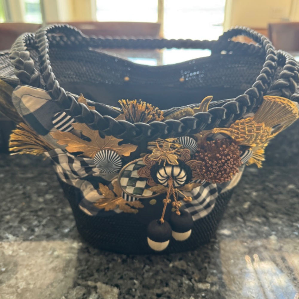 MacKenzie Childs RARE Handbag. Black "Bucket Bag" w/gorgeous detail Estate Find - Picture 12 of 12